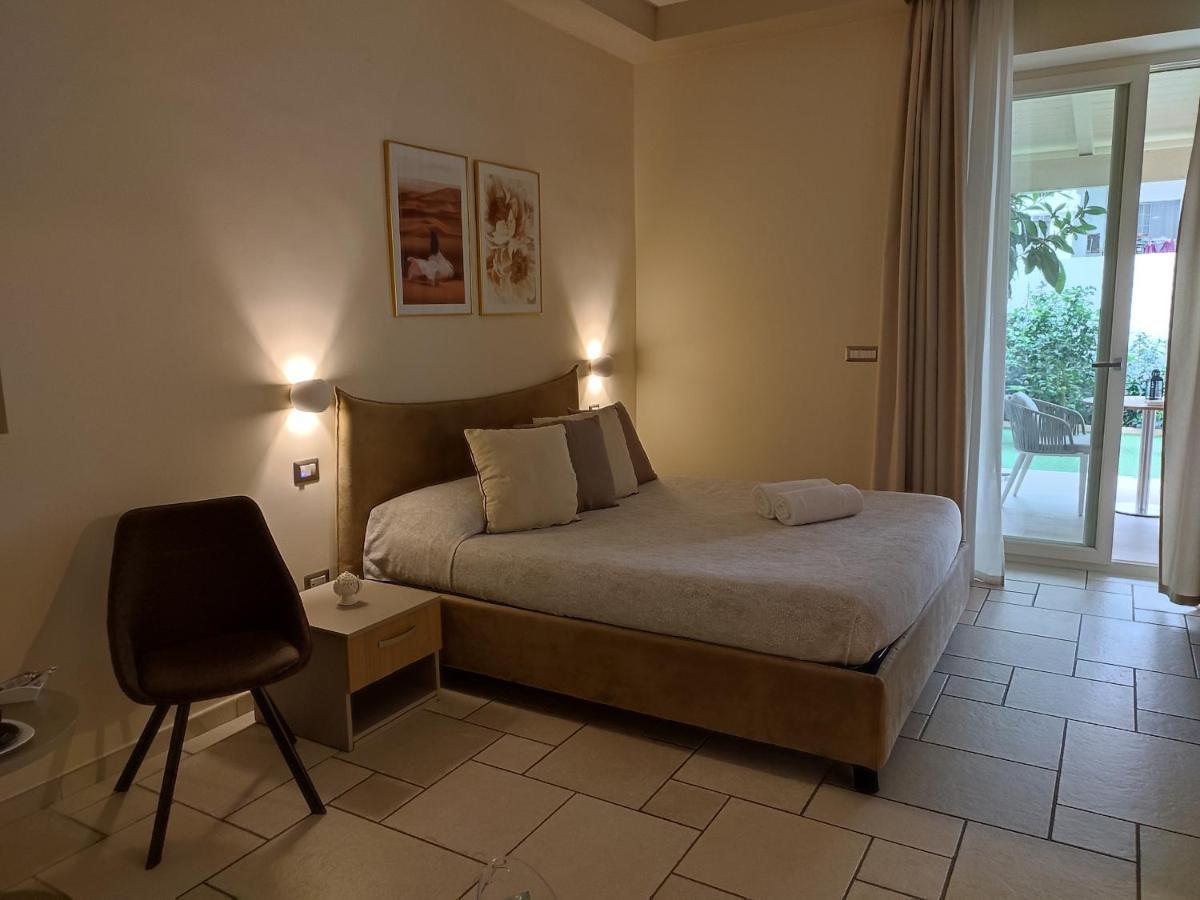 Lux Suite Taranto Exterior foto